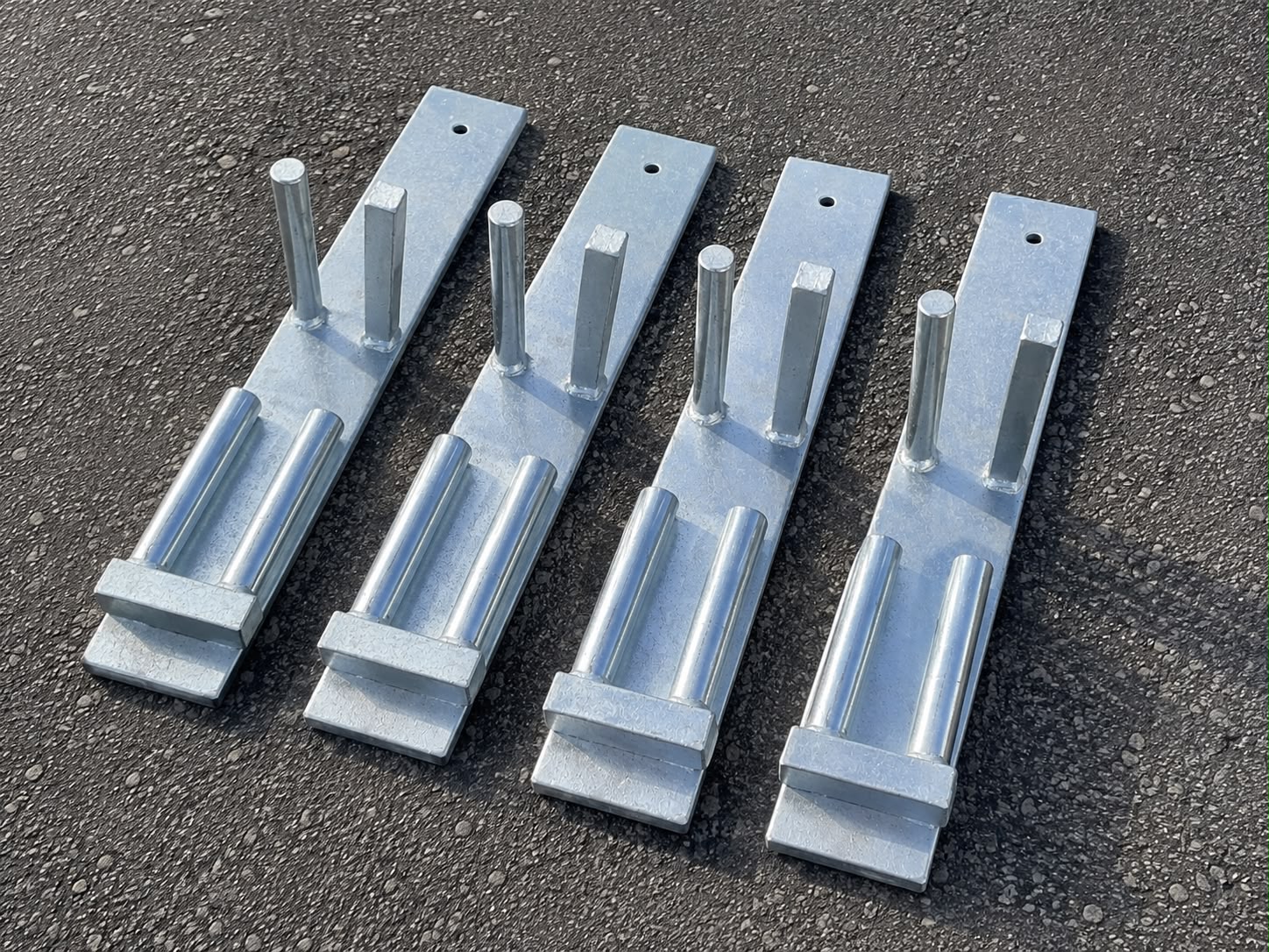 Galvanized temporary fence connectors for round and square tube panels
