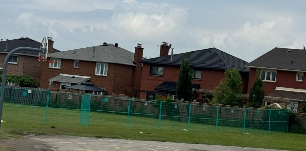 Residential temporary fencing